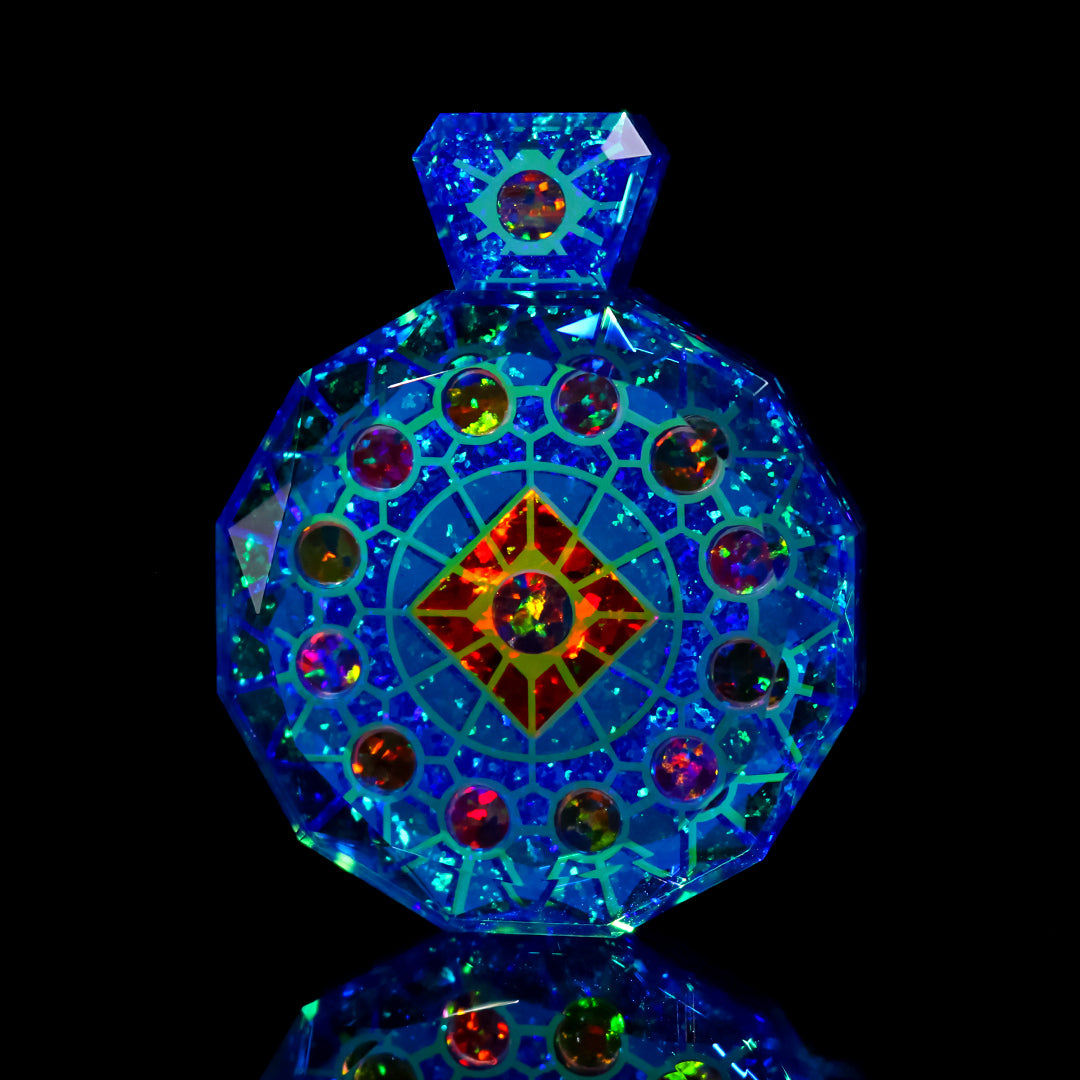 The Traveler Socketed Opal Amulet – KravinGlass