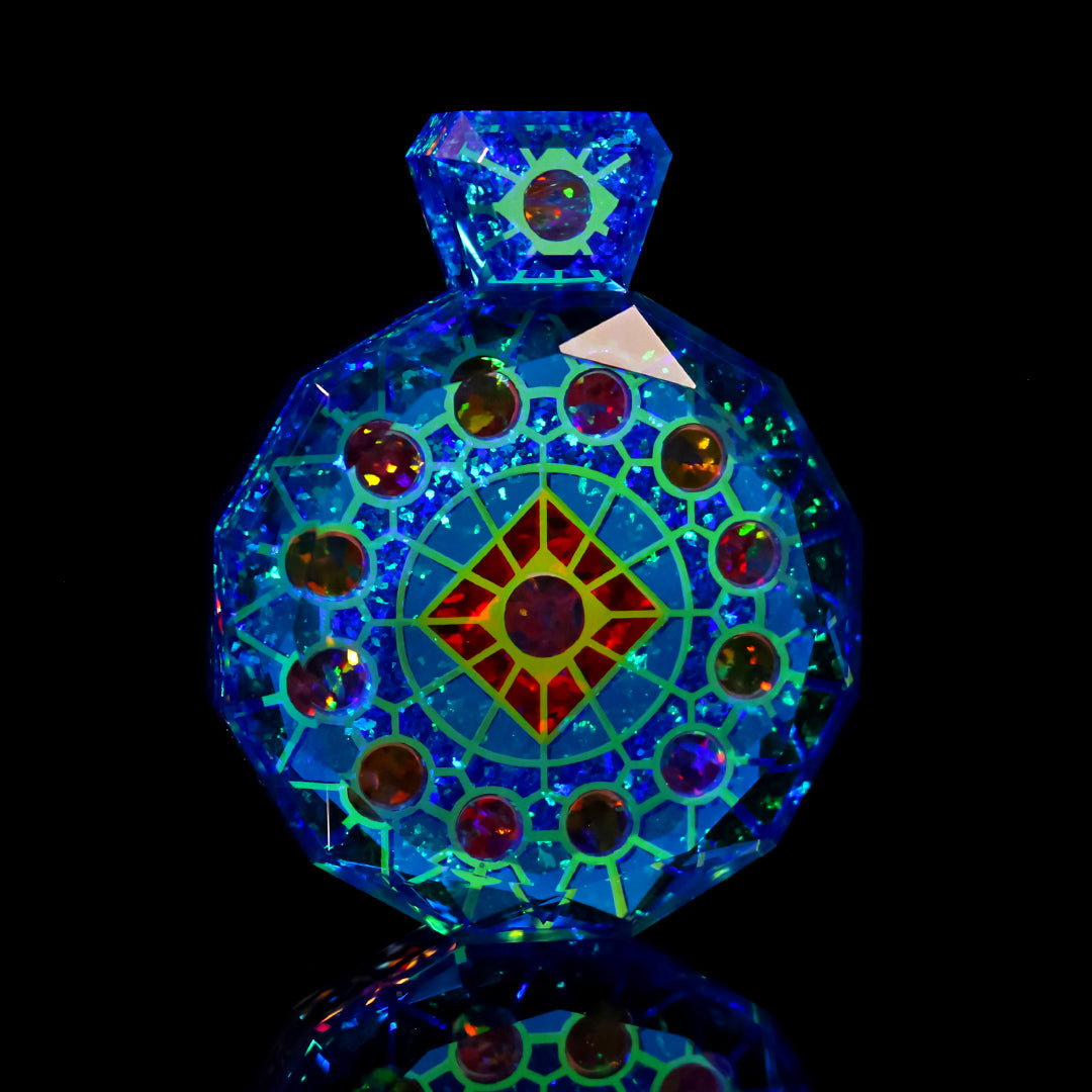 The Traveler Socketed Opal Amulet